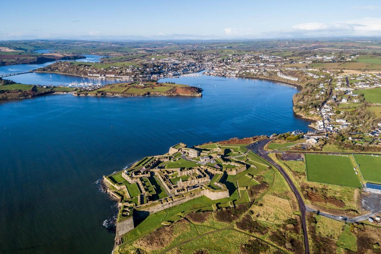 The Town House Kinsale, Hosted By Exquisite Holiday Homes, Sleeps 16 Esterno foto