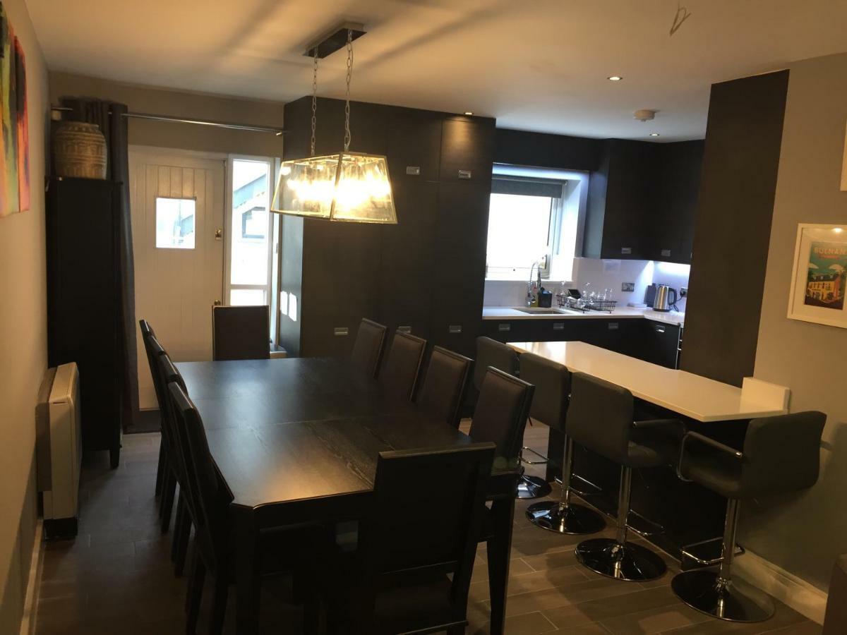 The Town House Kinsale, Hosted By Exquisite Holiday Homes, Sleeps 16 Esterno foto
