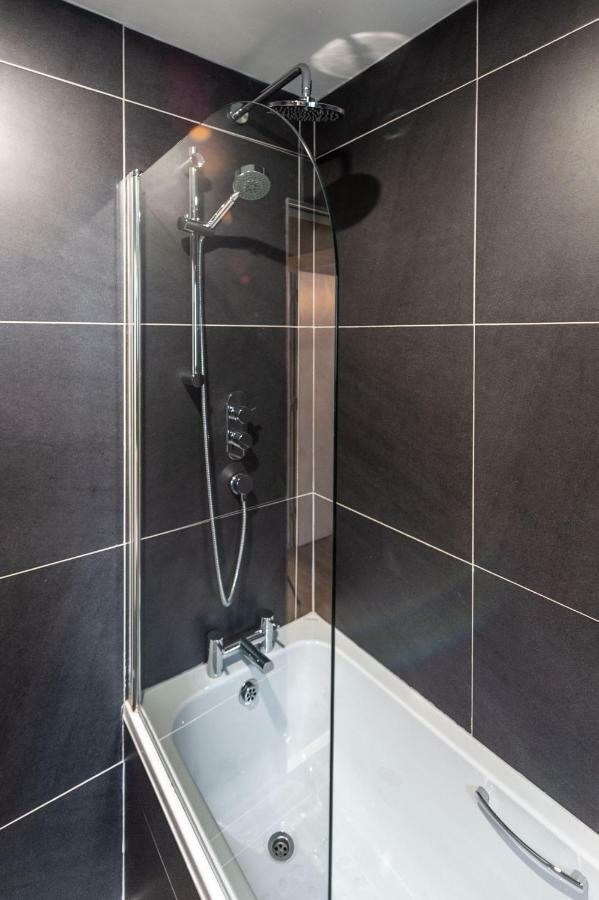 The Town House Kinsale, Hosted By Exquisite Holiday Homes, Sleeps 16 Esterno foto